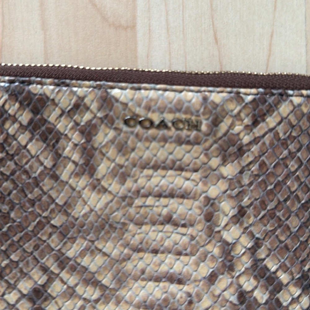 COACH crossbody in python embossed leather wallet - Picture 7 of 8